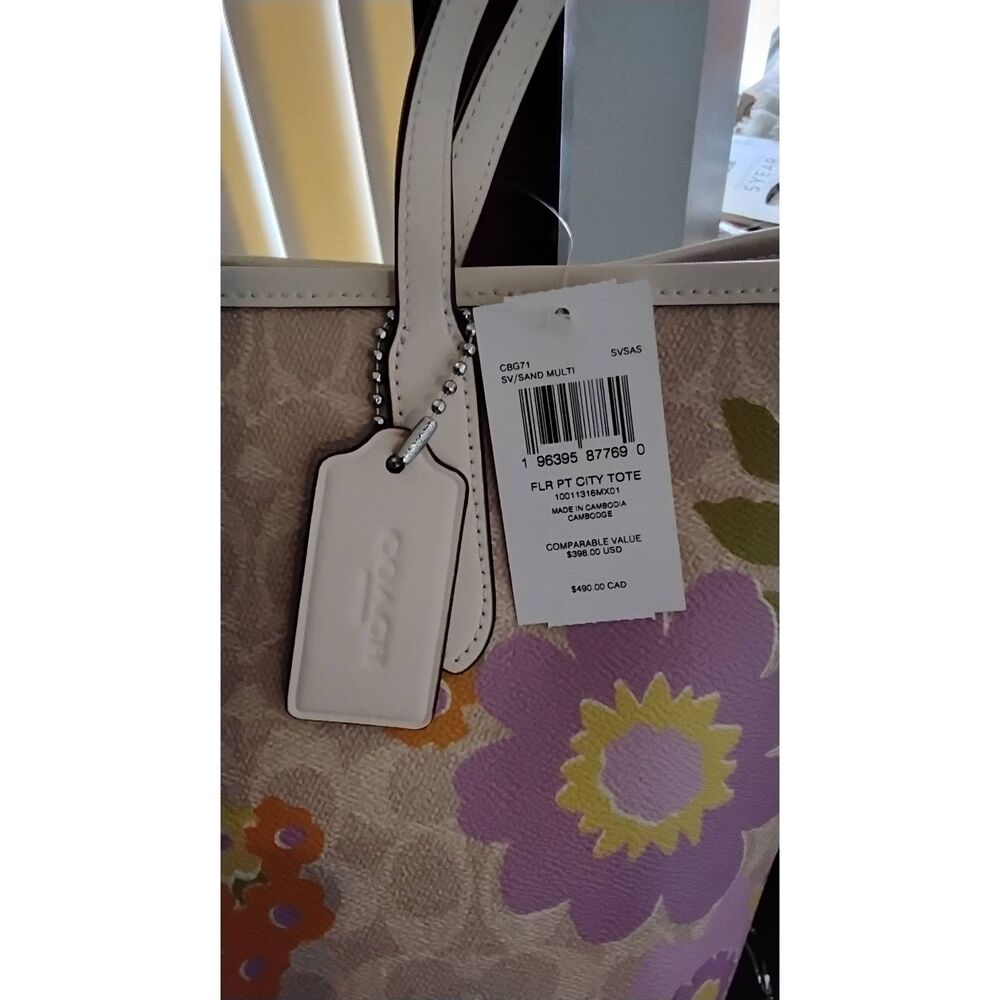 NWT~COACH CBG71 City Tote Bag in Signature Canvas with Floral Print~$490 Retail - Picture 2 of 8